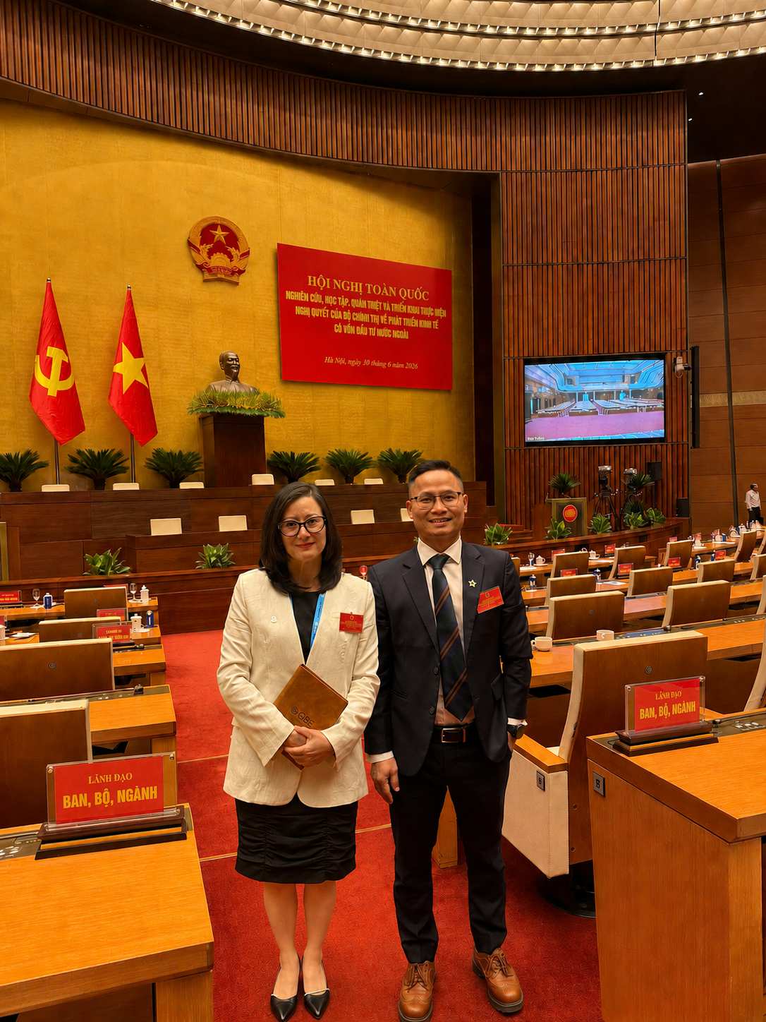 (Mr Hanh Nguyen, General Manager (Intrepid) and Ms Dung Vu, Hanoi Office Manager (QBE) at the event